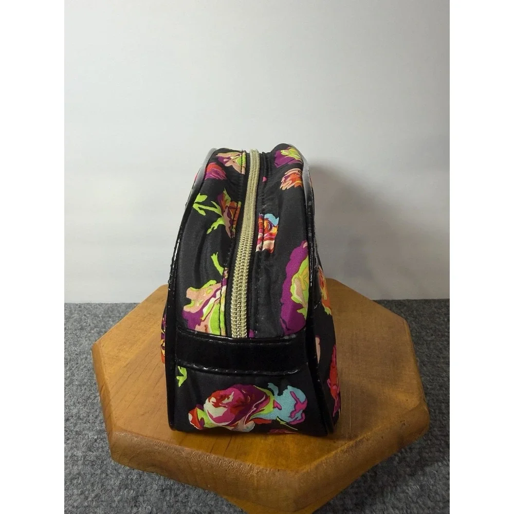 Betsey Johnson Floral Cosmetic Bag Black Multi Roses‎ Print make up Travel Case